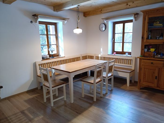 Stoly a lavice — ukázka z galerie